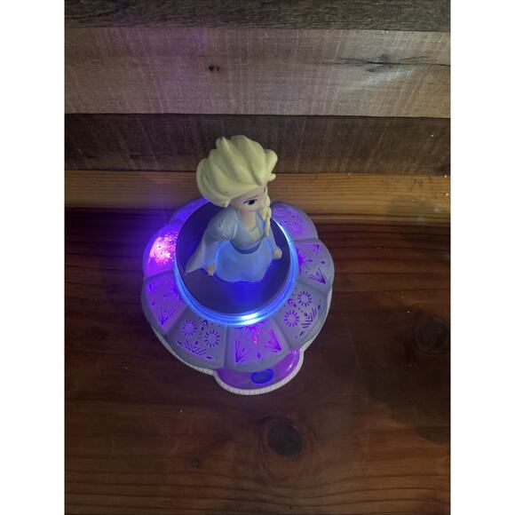 Disney Frozen Elsa Singing/Spinning Night Light Peachtree Playthings - Picture 9 of 10